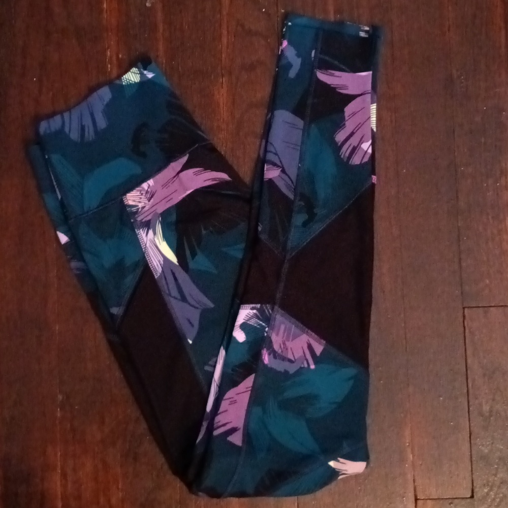 NWOT Victoras Secret Pink Bonded Yoga Pants Size Small Tech Pocket